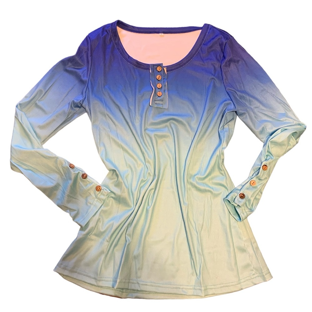 Women's NWOT (never had tags) Long Sleeve Hombre Blues, Silky Top. Size L